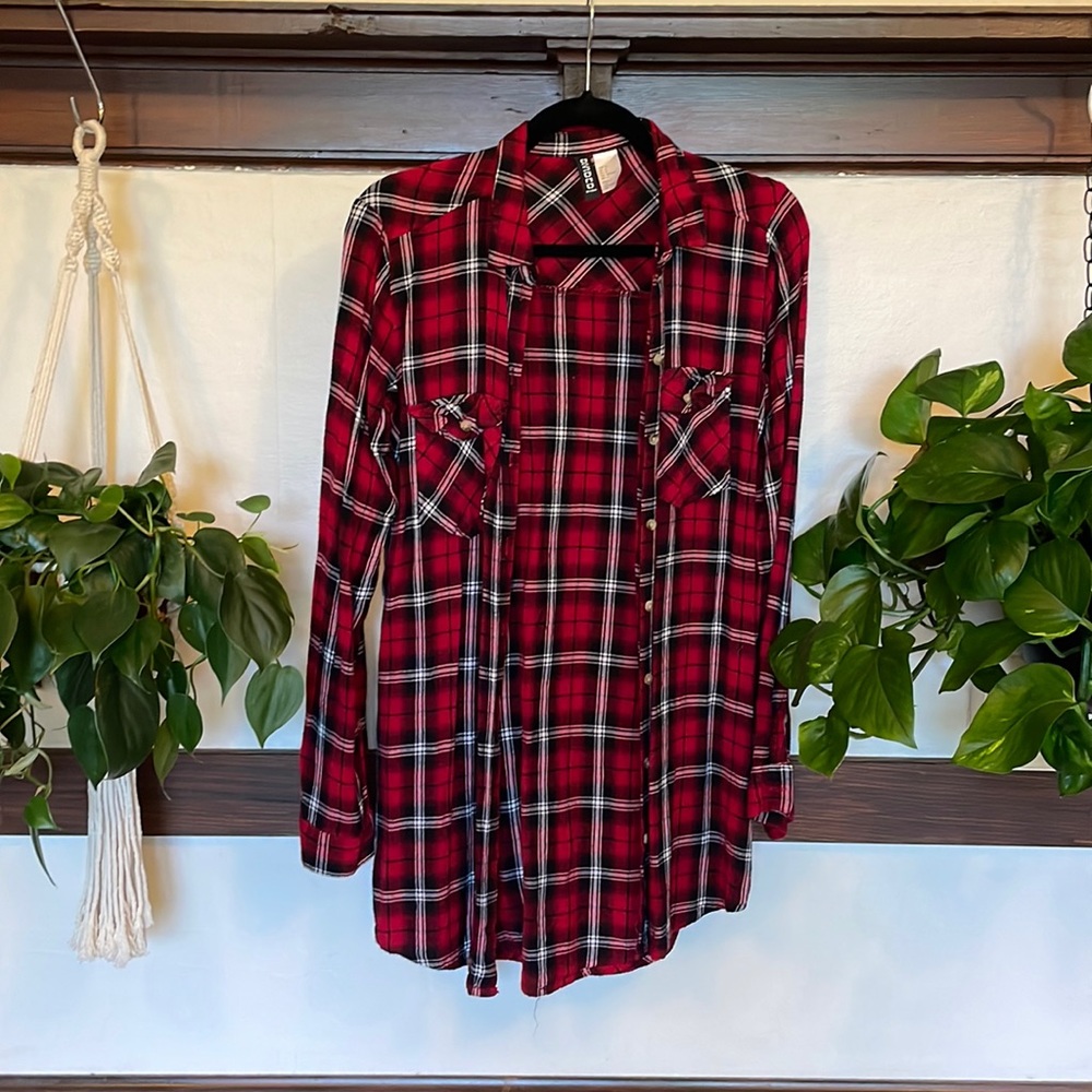 🌼3/$25 Long classic red/black flannel